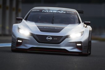326 lóerős a Nissan legújabb villanyautója