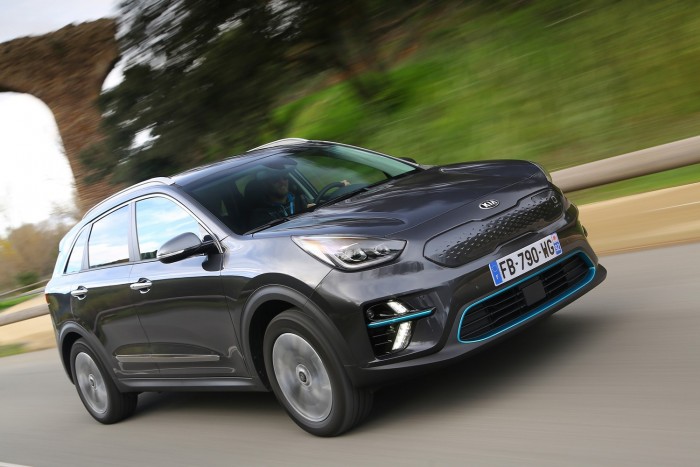 És akkor az Év Tesztautója 2018 cím győztese… 1