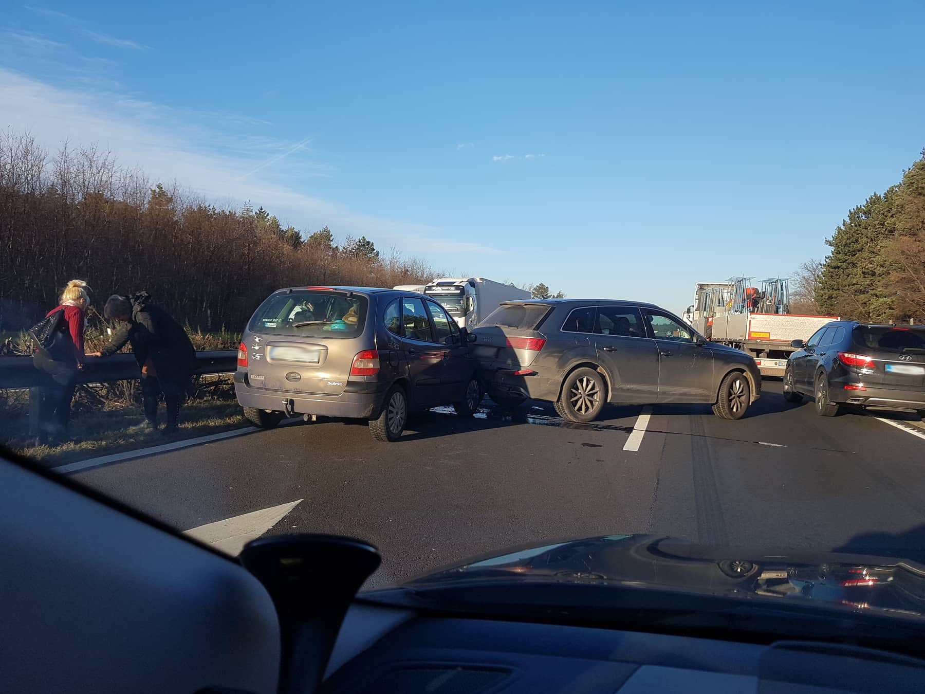 Ennek az audisnak nagyon rossz napja volt az M5-ösön 1