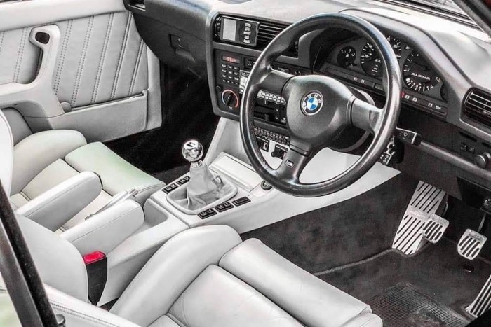 Ennek a BMW-nek az üvegtetejétől elájultunk 2