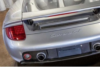 13 évesen szinte még új ez a brutális Porsche