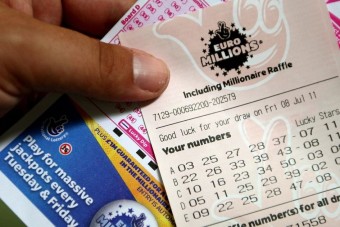 27 milliárdot találtak egy furgonban