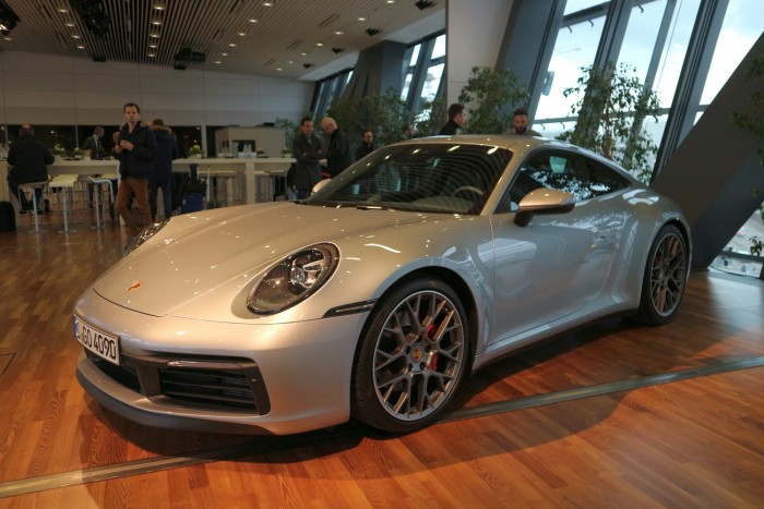 Érzi az esőt, tudja a benzinárakat az új 911-es Porsche 1 Érzi az esőt, tudja a benzinárakat az új 911-es Porsche 1