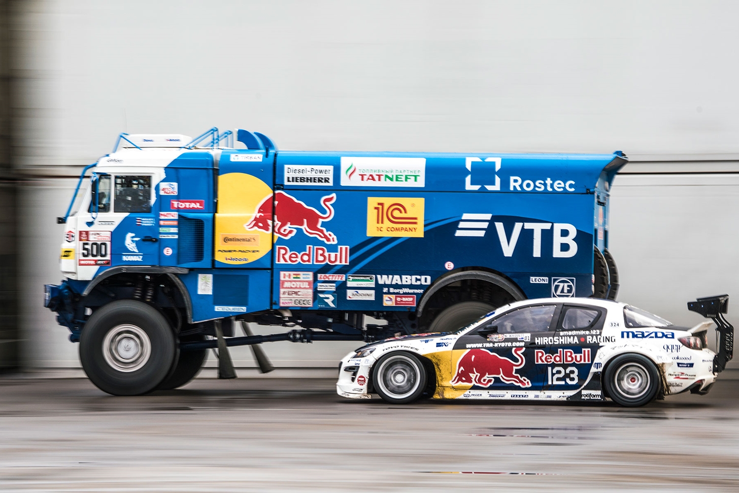 A Kamaz és az RX-8 páros driftjét látnod kell! 7