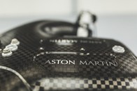 11 ezret forog az Aston Martin új V12-es motorja! 2
