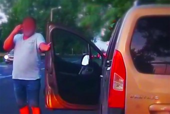 Megsértődött a szabálytalan autós a magyar rendőrökre