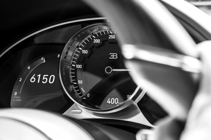 Videó: ennyit megy az 1500 lovas Bugatti Chiron