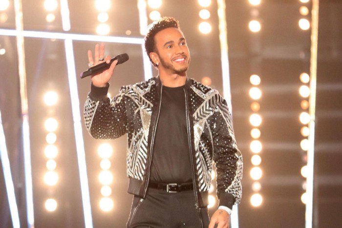 Videó: Hamilton Freddie Mercury nyomdokain