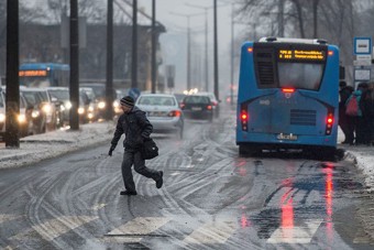 Súlyos időjárás jön, autósok csak óvatosan