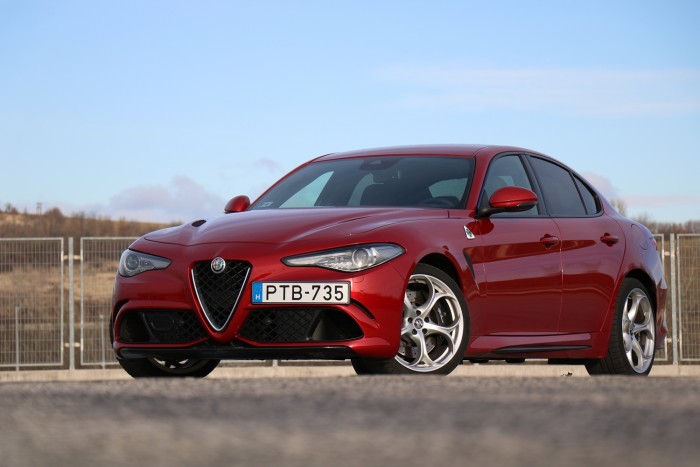 És akkor az Év Tesztautója 2018 cím győztese… 5