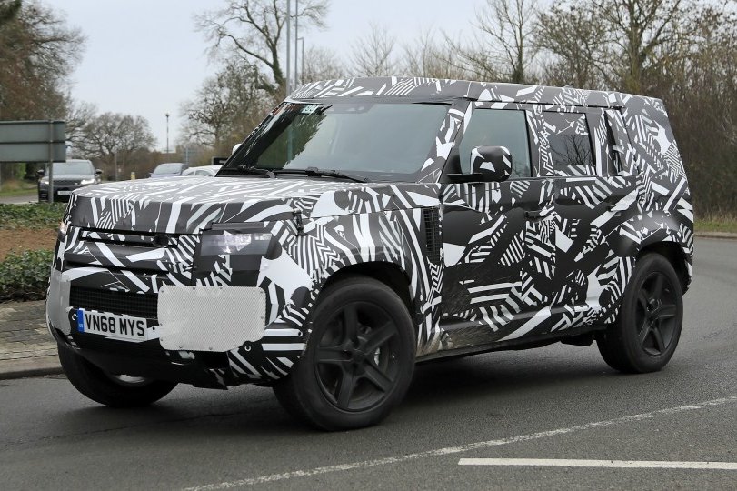 Jövőre jön az új Land Rover Defender! 12