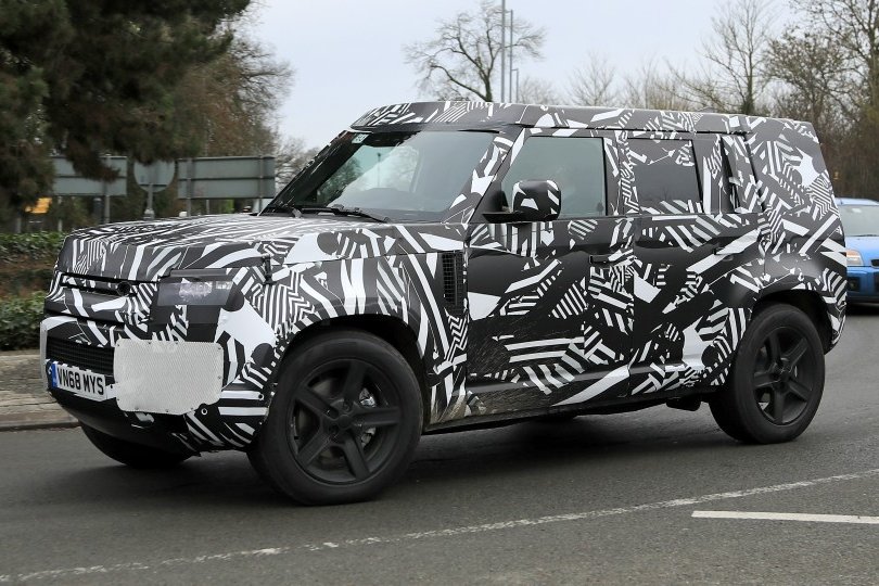 Jövőre jön az új Land Rover Defender! 13