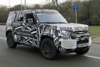 Jövőre jön az új Land Rover Defender! 34