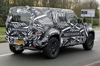 Jövőre jön az új Land Rover Defender! 23