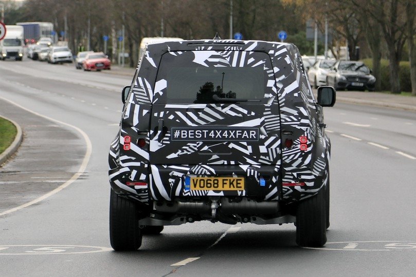 Jövőre jön az új Land Rover Defender! 9