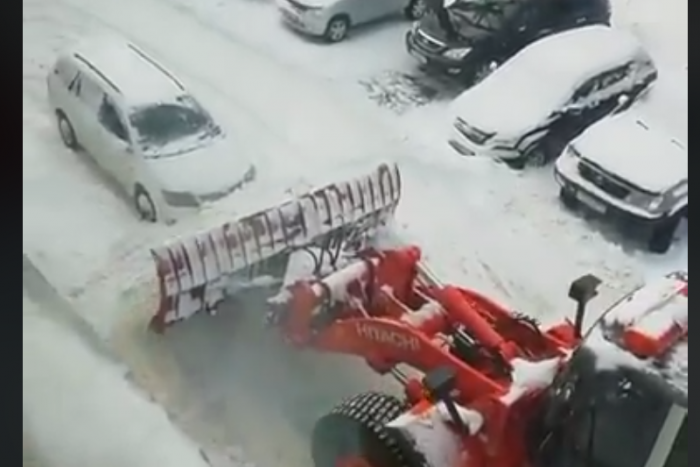 Kemény bosszút állt a hókotró a tahó autóson