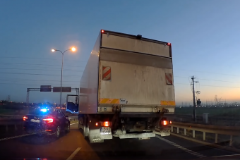 Igazságosztót játszott a kamionos, de meglepődött, amikor meglátta kivel kekeckedik