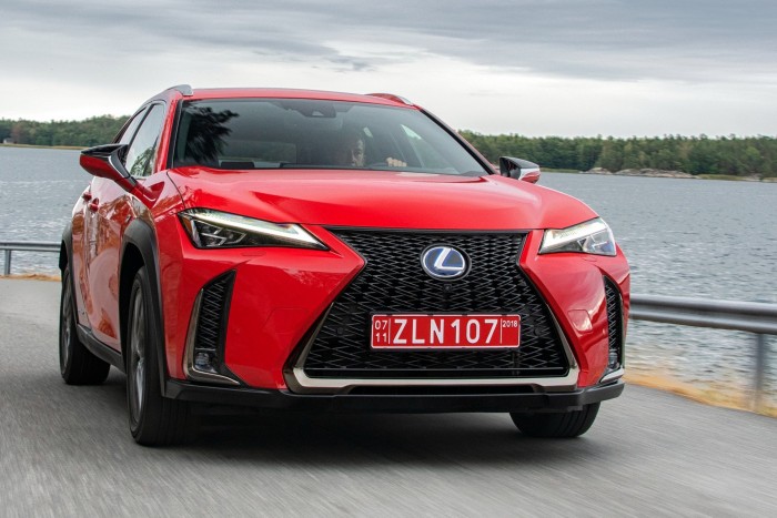 Elektromos crossovert épít a Lexus