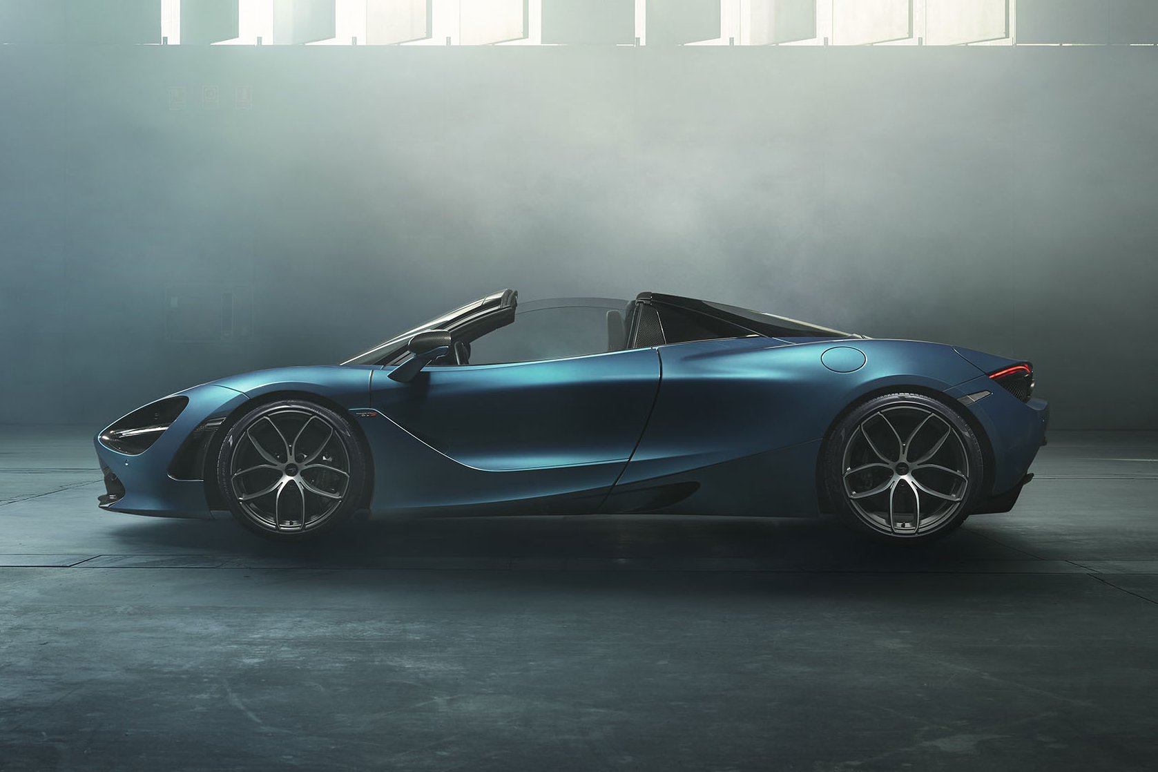 Roadsterként is elérhető a McLaren 720S 6