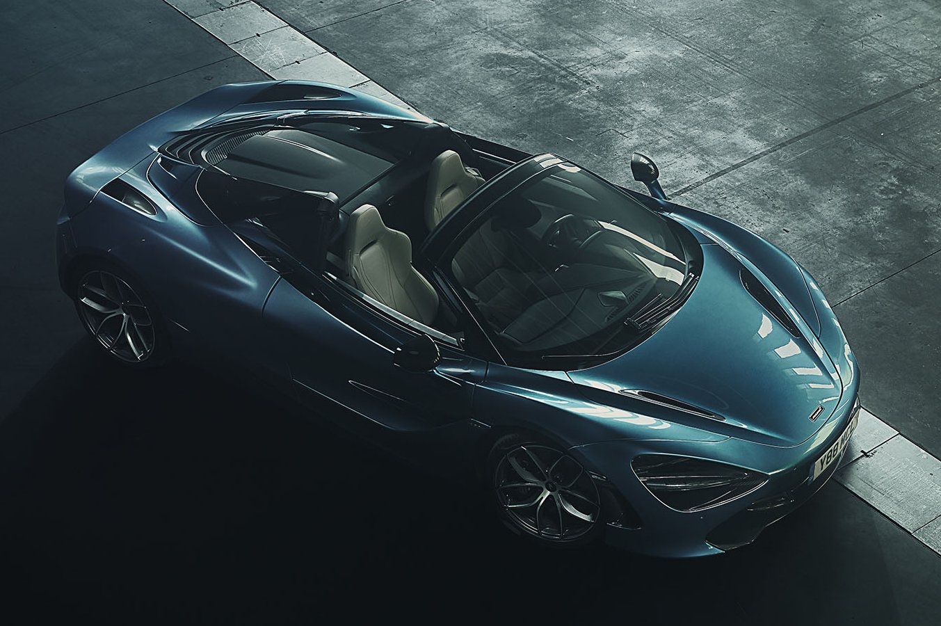 Roadsterként is elérhető a McLaren 720S 7