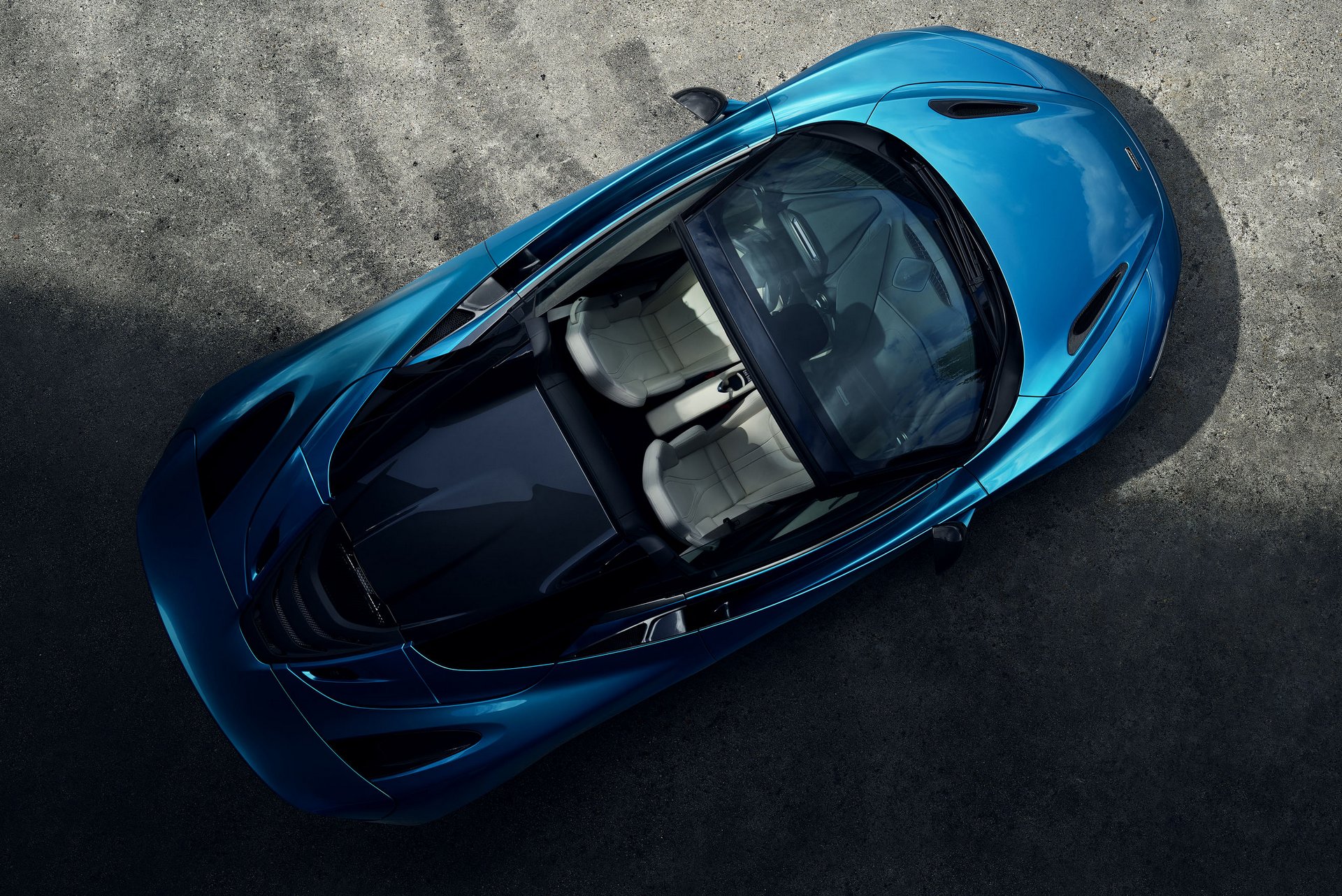 Roadsterként is elérhető a McLaren 720S 4