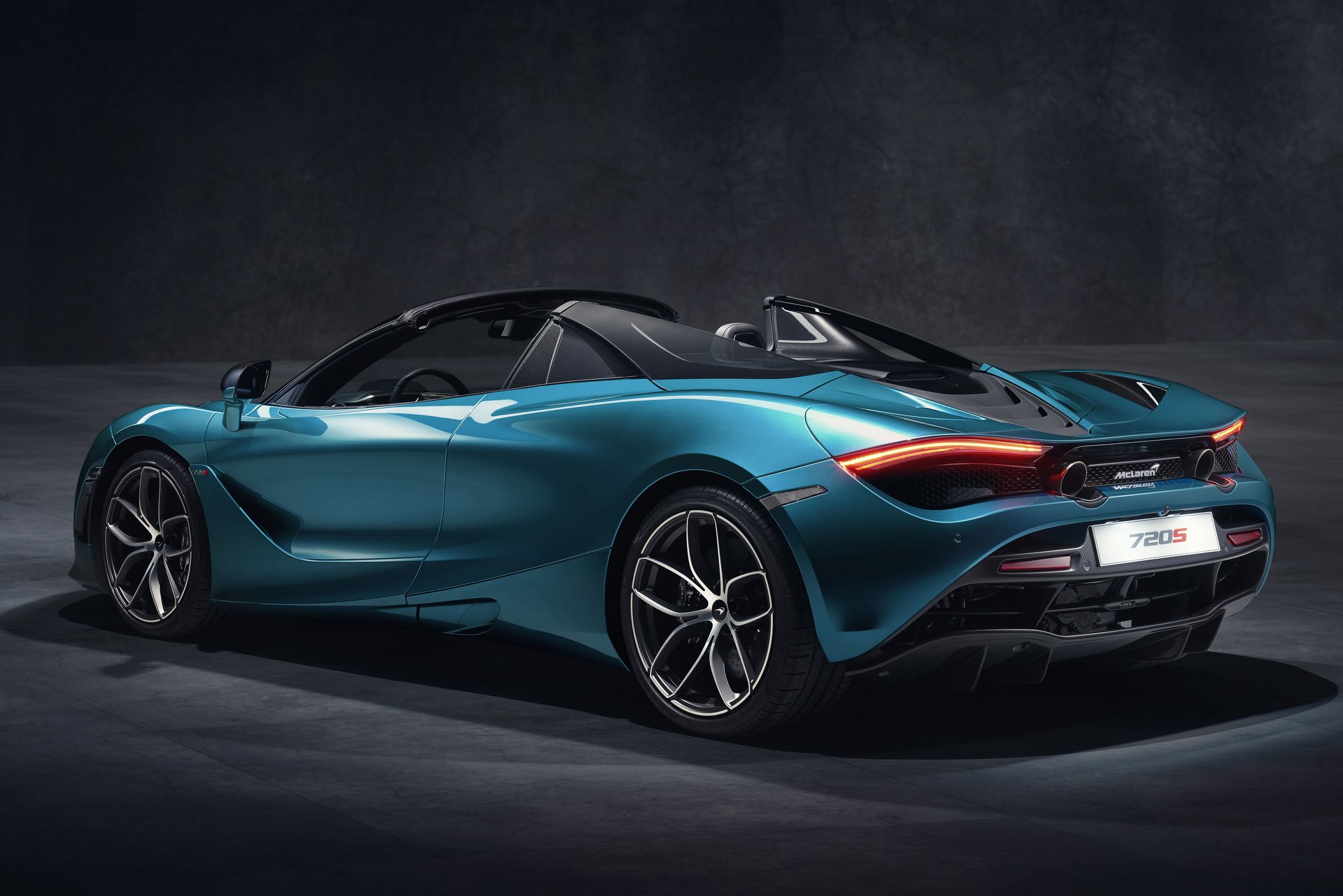 Roadsterként is elérhető a McLaren 720S 9