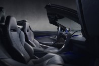 Roadsterként is elérhető a McLaren 720S 35