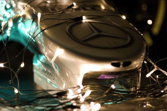 F1: Karácsonyfa helyett…