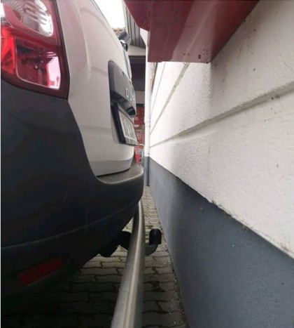 A nap képe: fogságba esett magyar nyugdíjasok a Penny Marketnél 1 | Vezess A nap képe: fogságba esett magyar nyugdíjasok a Penny Marketnél 1