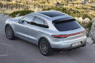 Igazi sportautó lett a Porsche Macan S 12