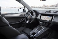 Igazi sportautó lett a Porsche Macan S 16