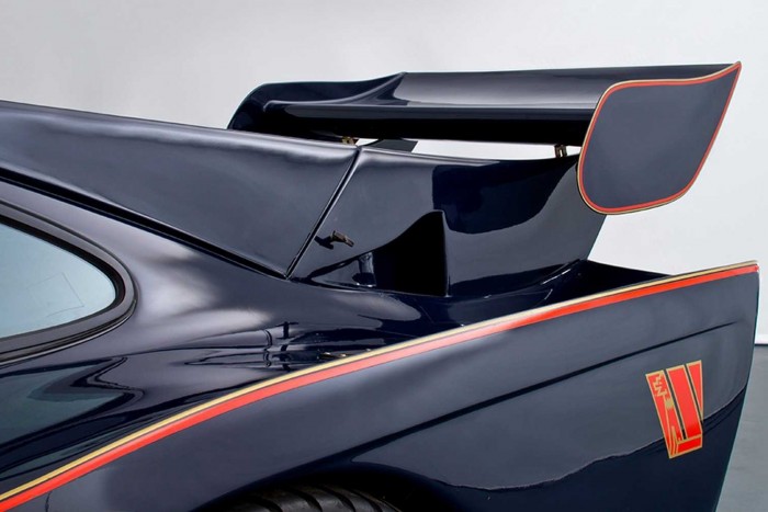 Brutális versenyautót használt utcán Walter Wolf