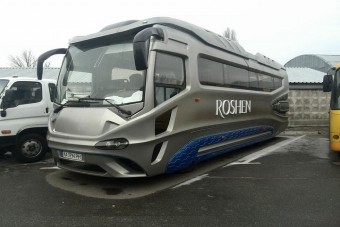 Ez a busz valószínűleg eltöri a szemed