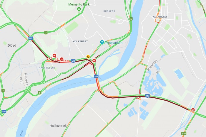 Kitört egy teherautó kereke, megbénult az M0-s
