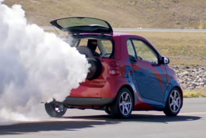 Mire képes egy 2000 lóerős Smart Fortwo?