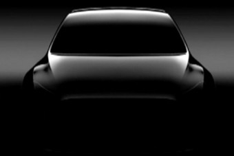 Jön a negyedik Tesla, egy kompakt SUV