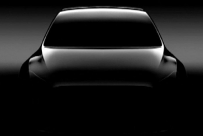 Jön a negyedik Tesla, egy kompakt SUV