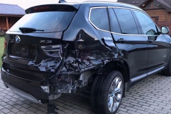 Videón egy törött BMW újjászületése