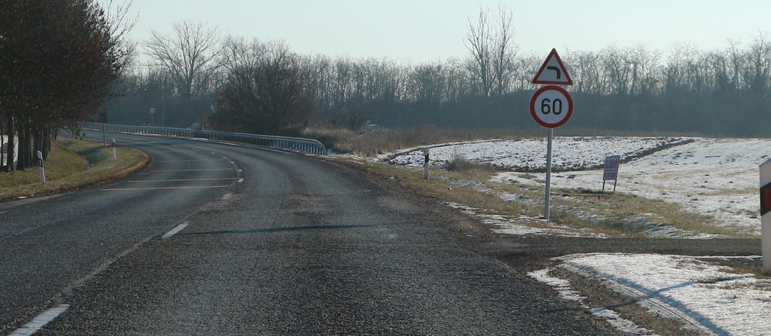 Nőnek ki a földből a 60-as táblák, mint eső után a gomba