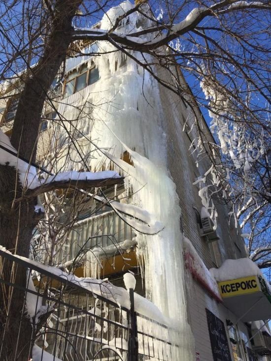 Látványos rideg jégszoborrá varázsolt egy autót az orosz tél 1