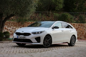 Ilyen Kiát még nem láttál. Majdnem Porsche!