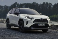 Fifikásabb az új Toyota RAV4 2