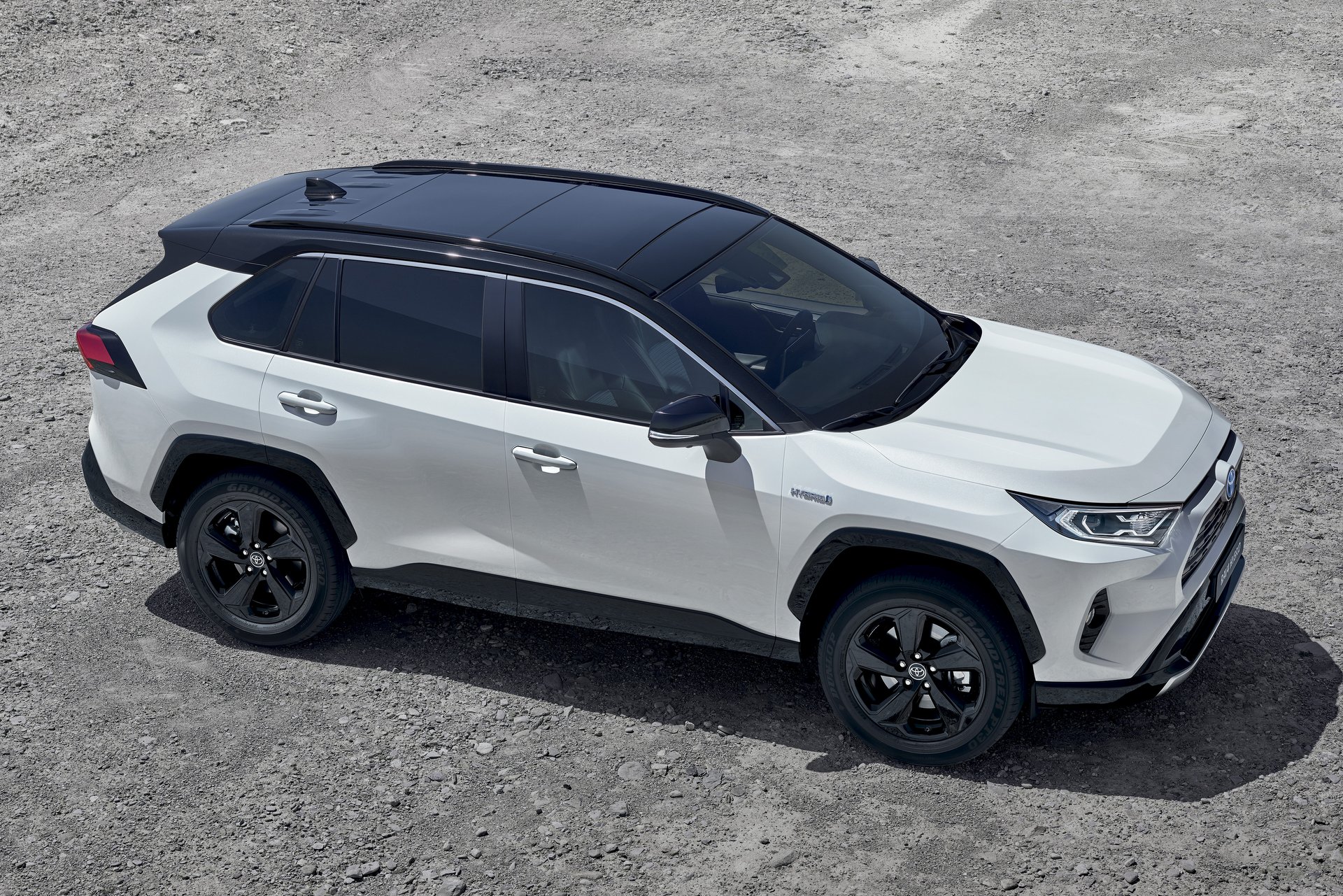 Fifikásabb az új Toyota RAV4 15