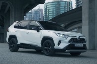 Fifikásabb az új Toyota RAV4 40