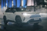 Fifikásabb az új Toyota RAV4 42