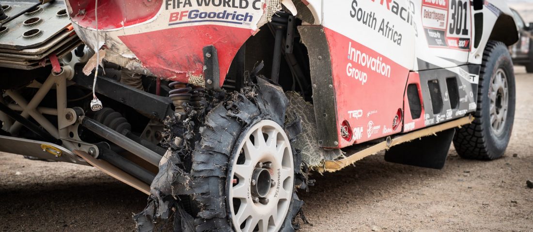 A nap képe: így néz ki egy defekt a sivatagban