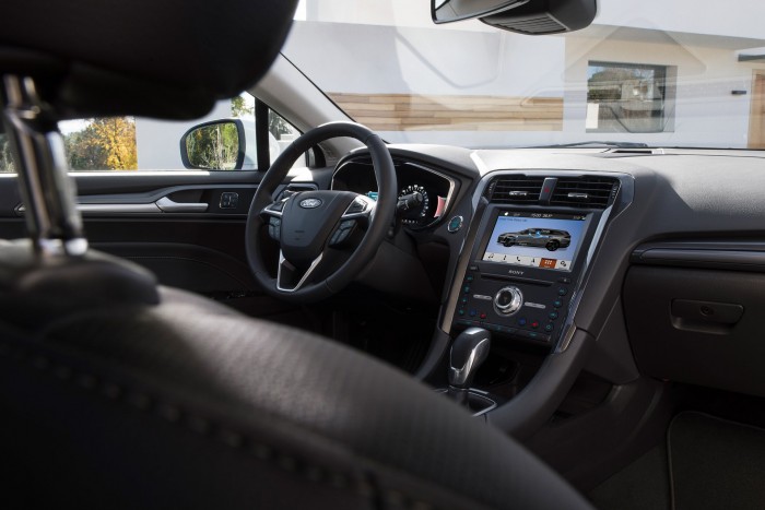 Megújult, már hibrid kombiként is kapható a Mondeo 5 Megújult, már hibrid kombiként is kapható a Mondeo 5