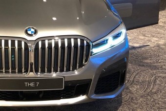 Irdatlan nagy vesékkel jön a frissebb 7-es BMW