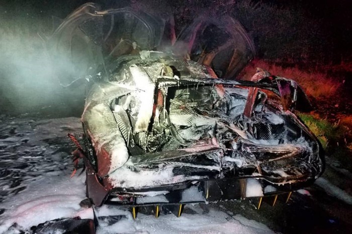 Csúnyán leégett a YouTube-sztár méregdrága sportkocsija