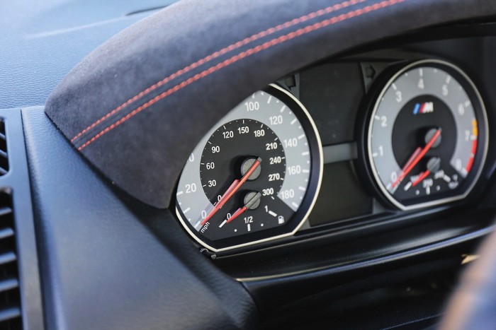 Égnek szökik a BMW 1 M Coupé ára 6